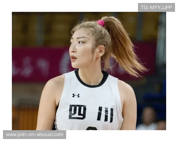 中国女篮内部比赛：李梦绝杀引欢呼