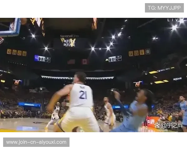 莫兰特高速突入上篮,灰熊给出回应 莫兰特高速突入上篮,灰熊给出回应